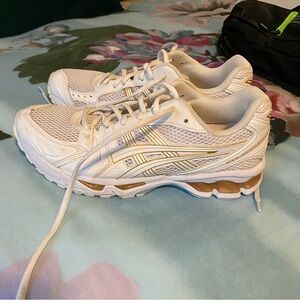 ASICS Gel-Kayano 14 White/Gold Size 9 Womens